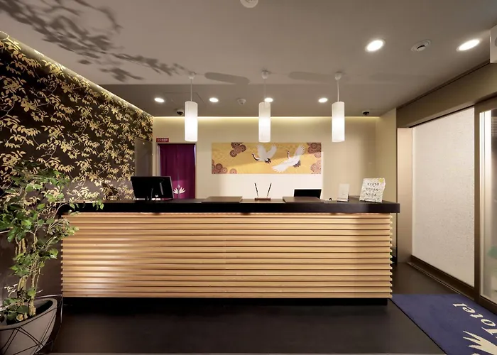 Shinsaibashi-Higashi Crystal Hotel